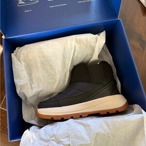 NWT Kizik Women’s Juno 2 Winter Ankle Boots